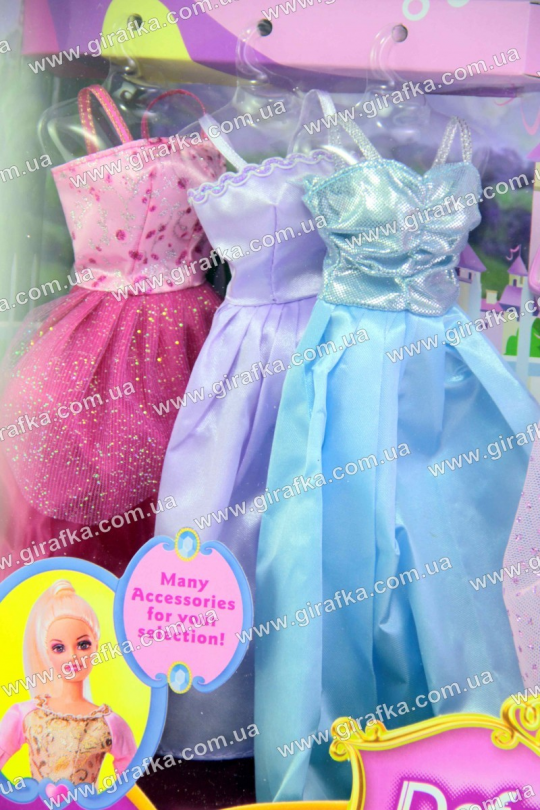 Кукла типа барби с набором платьев Фото