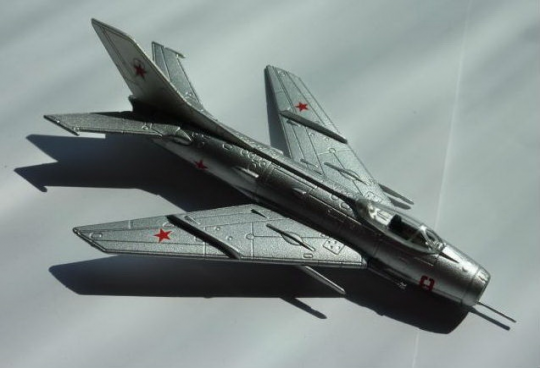 Самолет &quot;МиГ-19&quot;  без/журнала Фото
