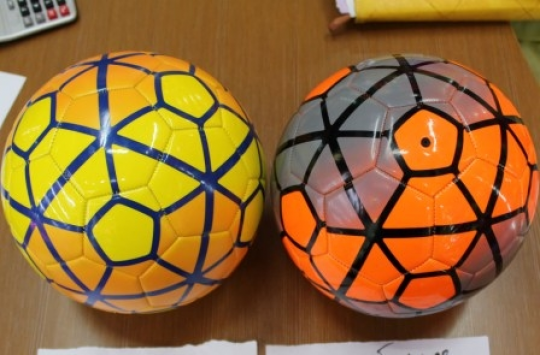 Мяч футбольный BT-FB-0156 PVC 300г 3цв.ш.к./100/ Фото