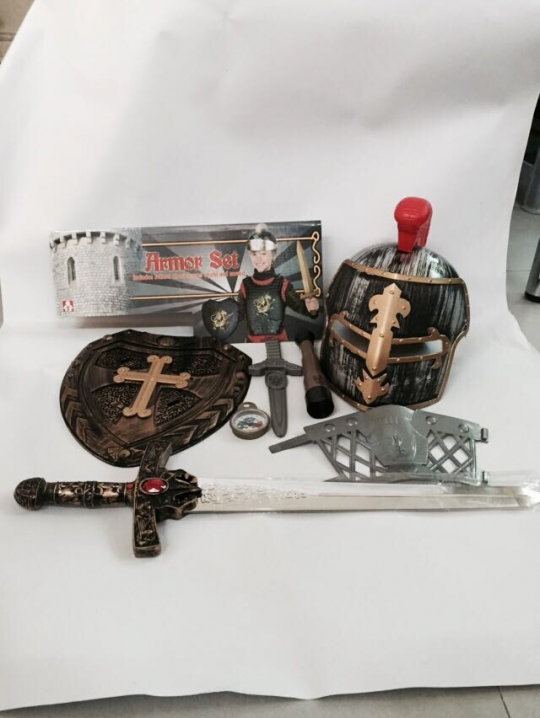 Рыцарский набор 918-1A (16шт/2) шлем, меч, щит, в пакете Фото