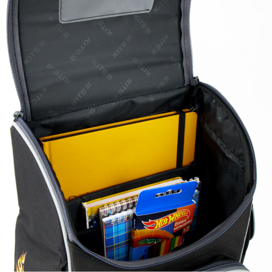 Рюкзак школьный каркасный Kite Education Hot Wheels для мальчиков 950 г 35х25х13 см 11.5 л Черный (HW20-501S-1) Фото